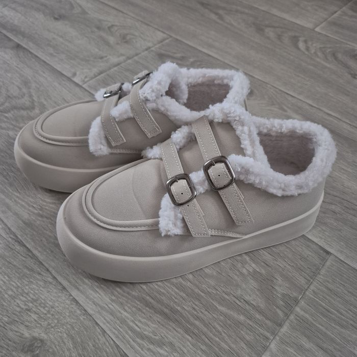 Кеди, угги, ботінки, взуття, лофери, хайтопи, черевики.