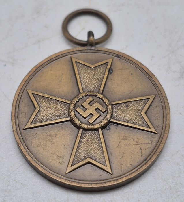 Medal Niemiecki Krzyż Zasługi Wojennej II Wojna SWASTYKA III Rzesza