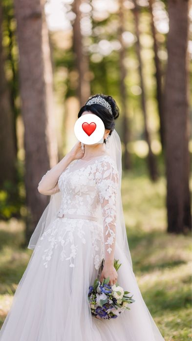Продам весільну сукню