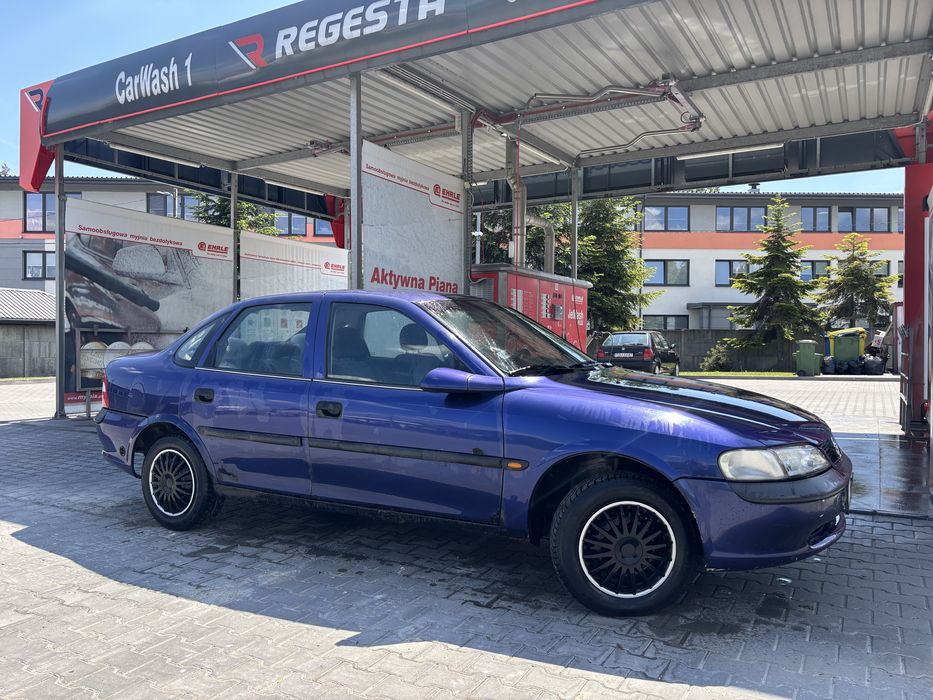 Opel Vectra 1.6 75KM