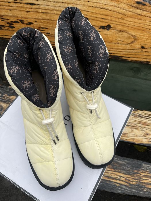 Чоботи-дутіки Guess