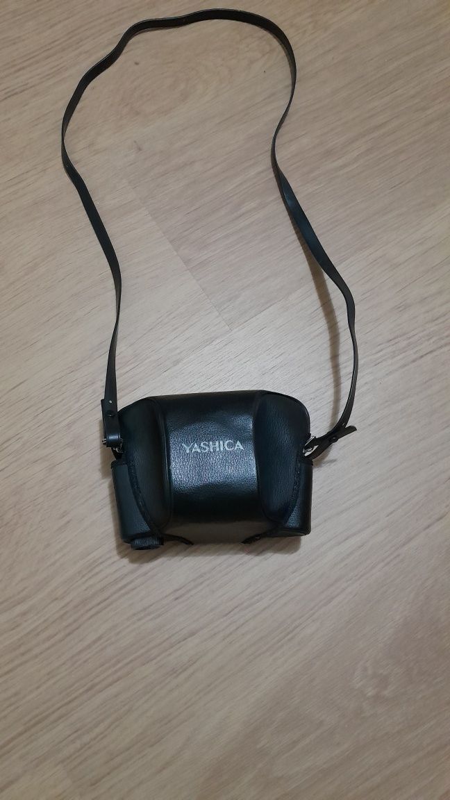 Máquina Fotográfica Yashica MF-2