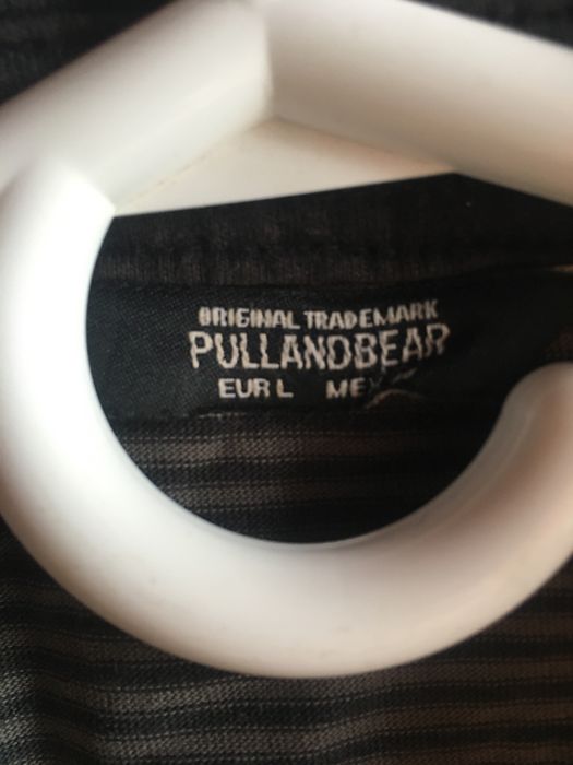 Polo cinzento e preto Pull and Bear