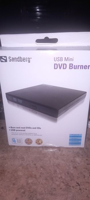 Gravador e lector de DVD e cds