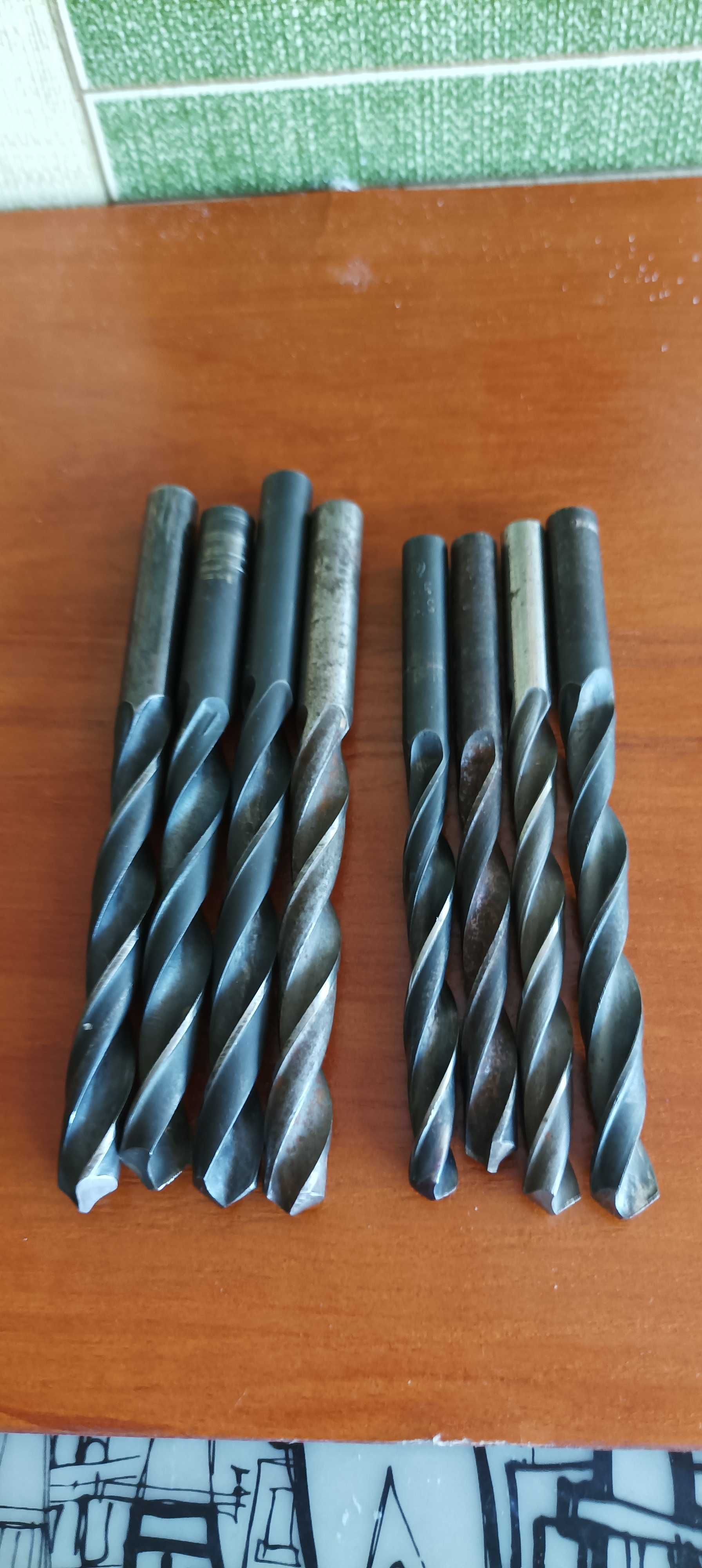 Zestaw 8 wierteł do metalu HSS