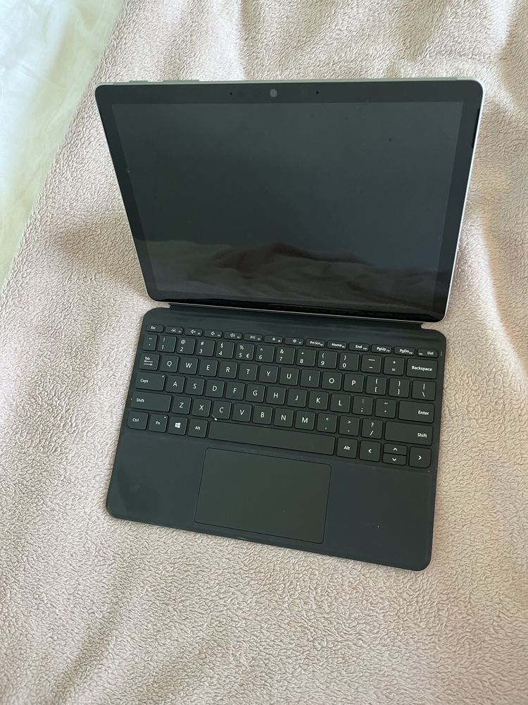 Tablet, laptop 2 w 1 Surface Go 2 Model 1901