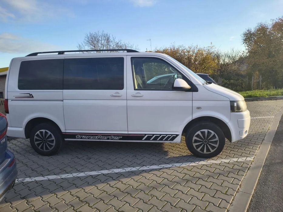 Volkswagen Transporter Volkswagen Transporter T5 TDI L1H1 -T5 GP TDI MR`10 E5 3.0   9 osobowy