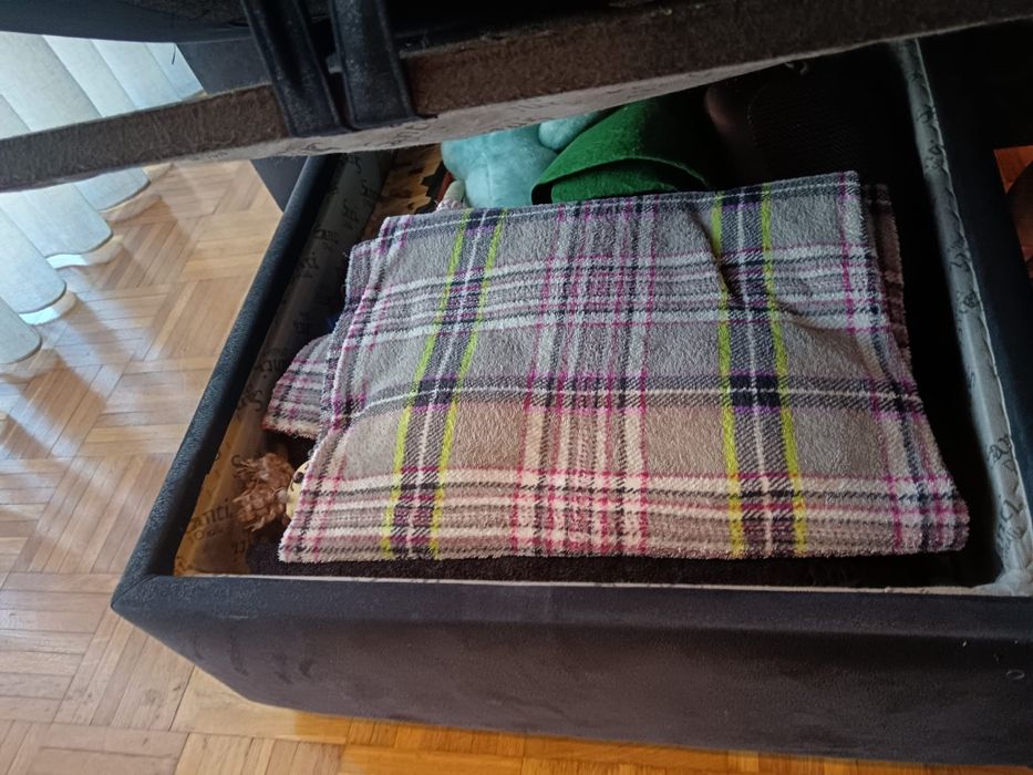 Sofá com chaise longe usado