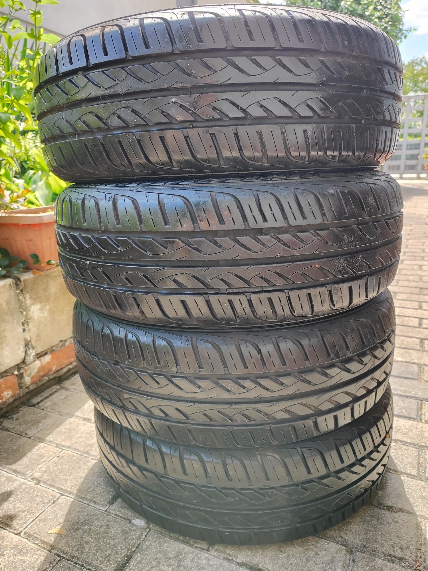 Opony letnie 185/60 R15