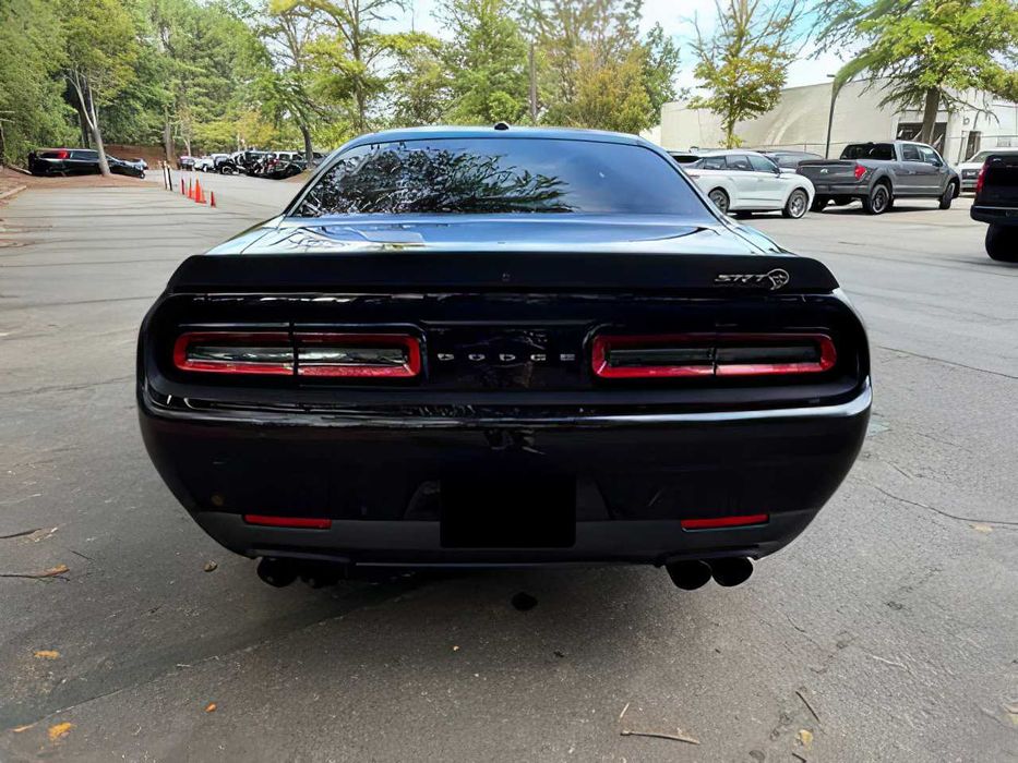 Dodge Challenger      2017