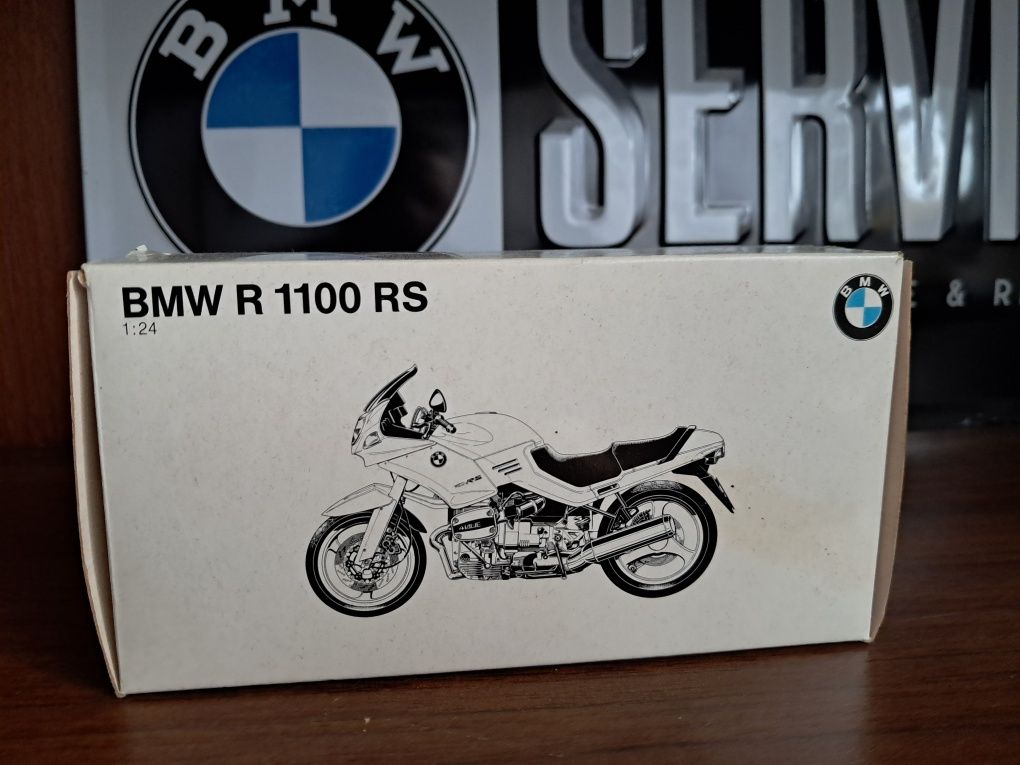 BMW R1100 Rs 1:24 model motocykla