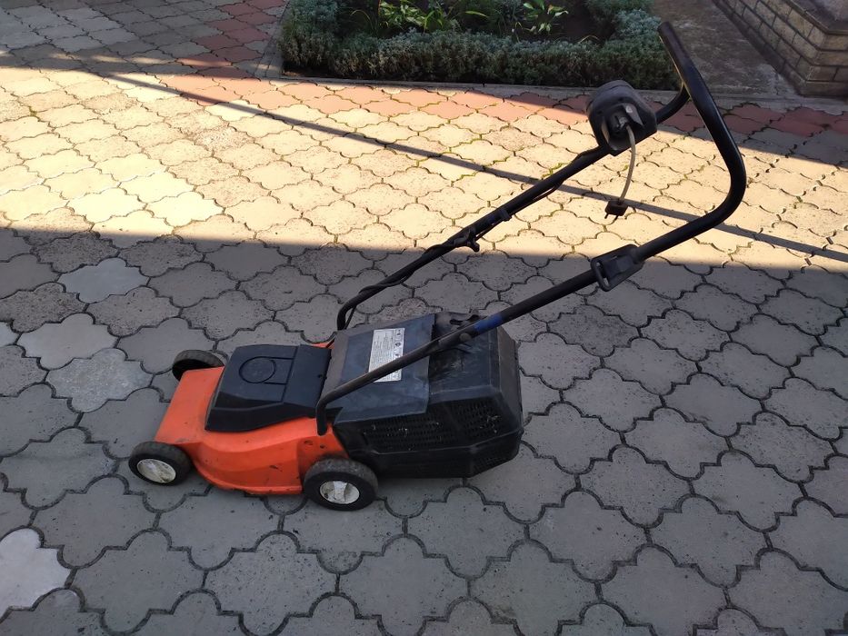 Газонокосарка електрична
