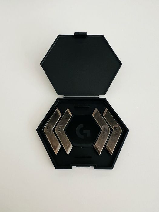 Rato Logitech G502 HERO + Tapete Logitech G240 – Excelente Estado