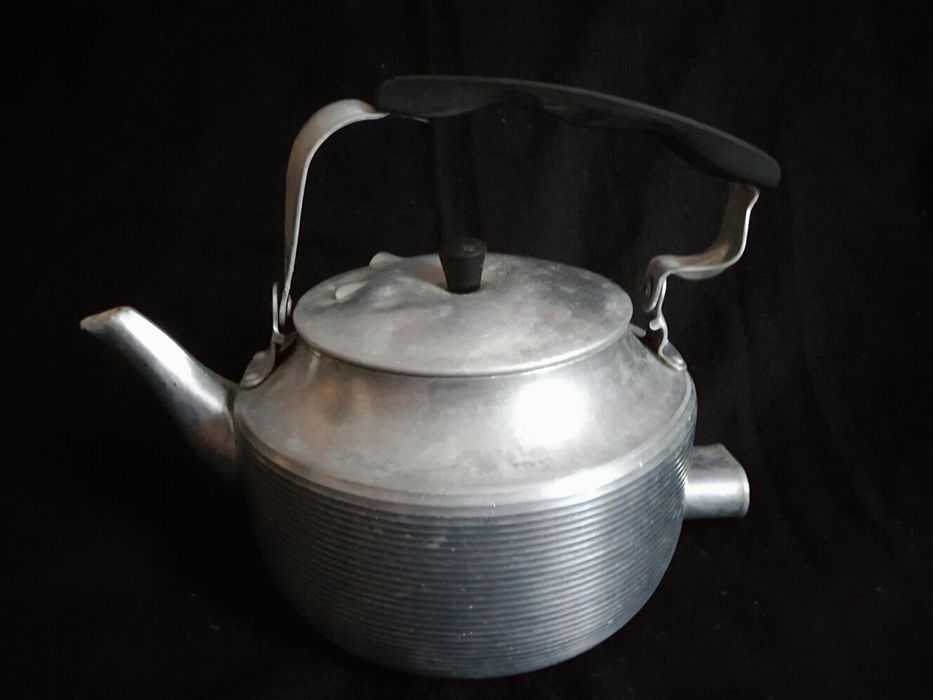 Чайник електричний