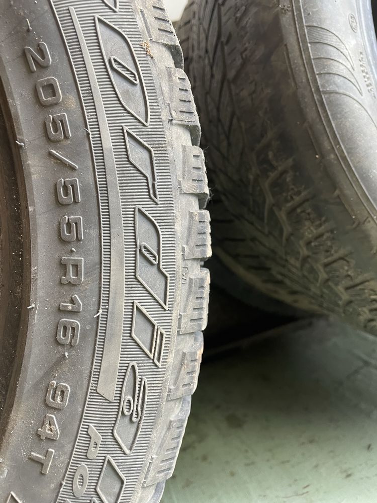 Продам 3 зимних колеса
