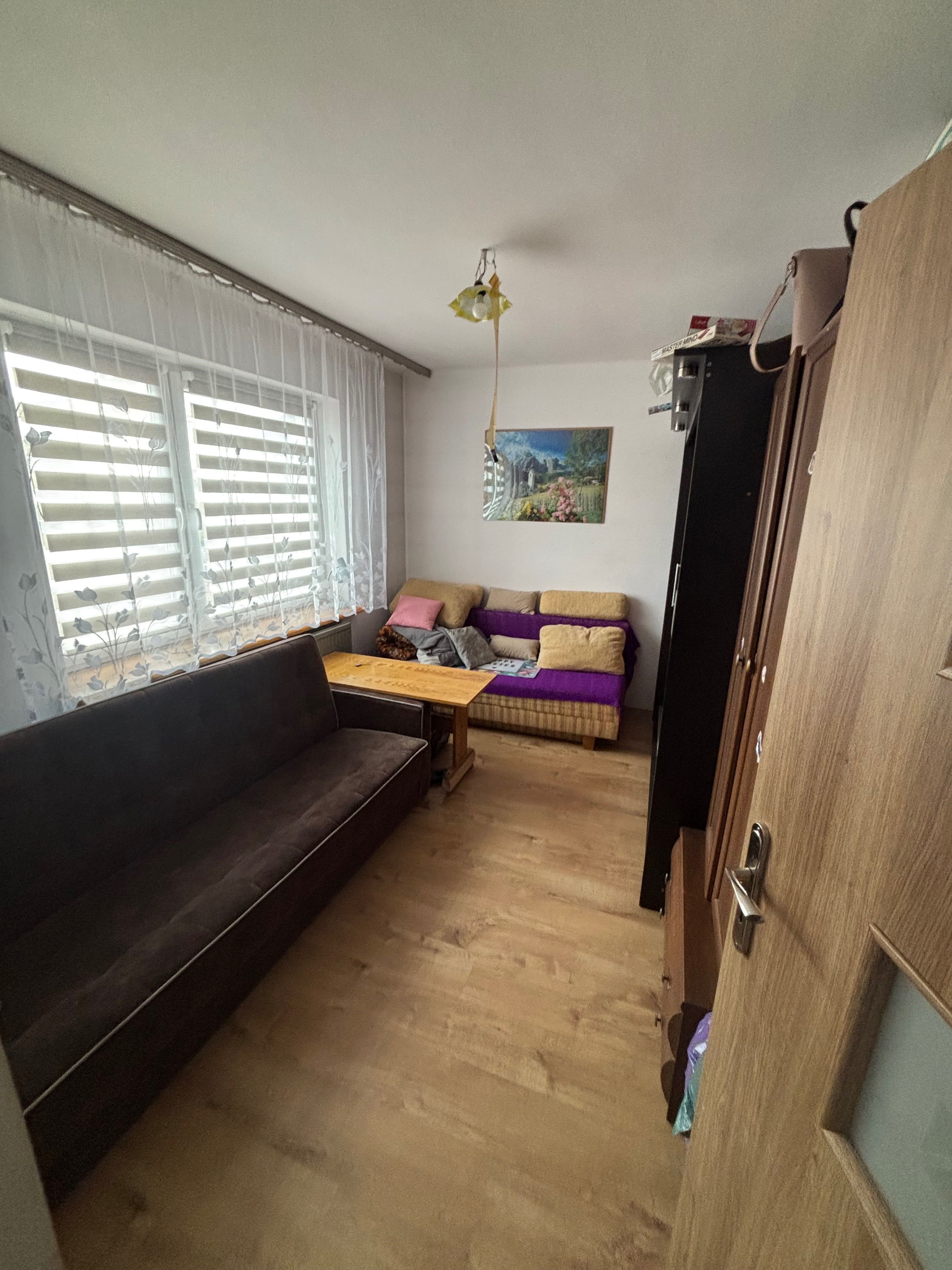 Duzy dom 6 pokoi 2 lazienki zabudowa blizniacza ok 180m2 dzialka ok 3a