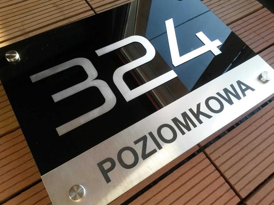 Tabliczka tablica na dom z numerem i nazwą ulicy grawerowana laserem