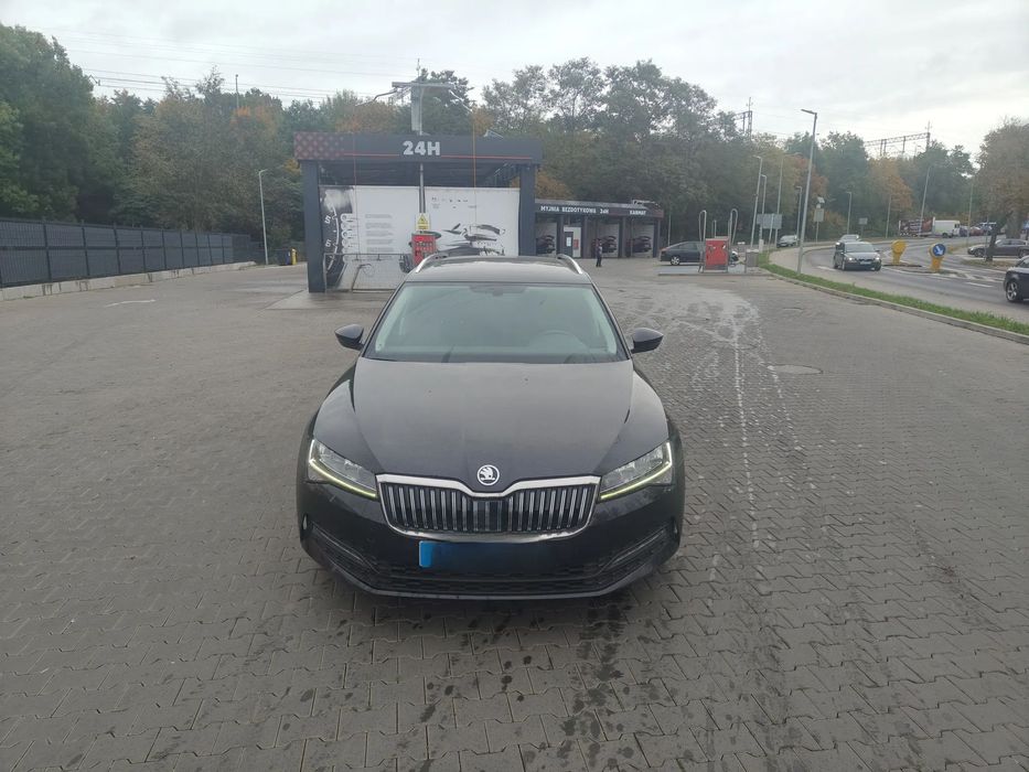 Skoda Superb 1 wlasciciel bezwypadkowy serwiswany w skodzie digital