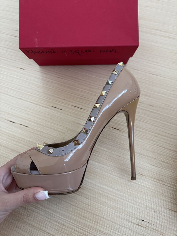Підбори valentino