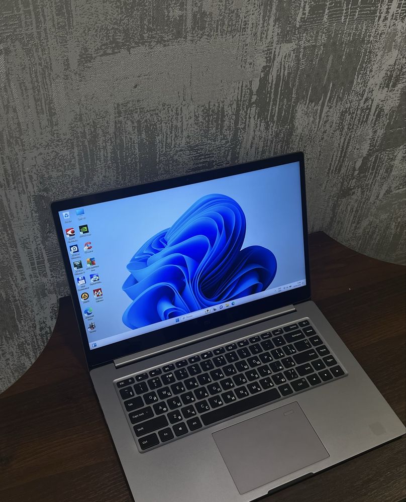 Xiaomi Mi Notebook Pro 15 (i5 8th / 8/512 / GTX 1050 Max Q)