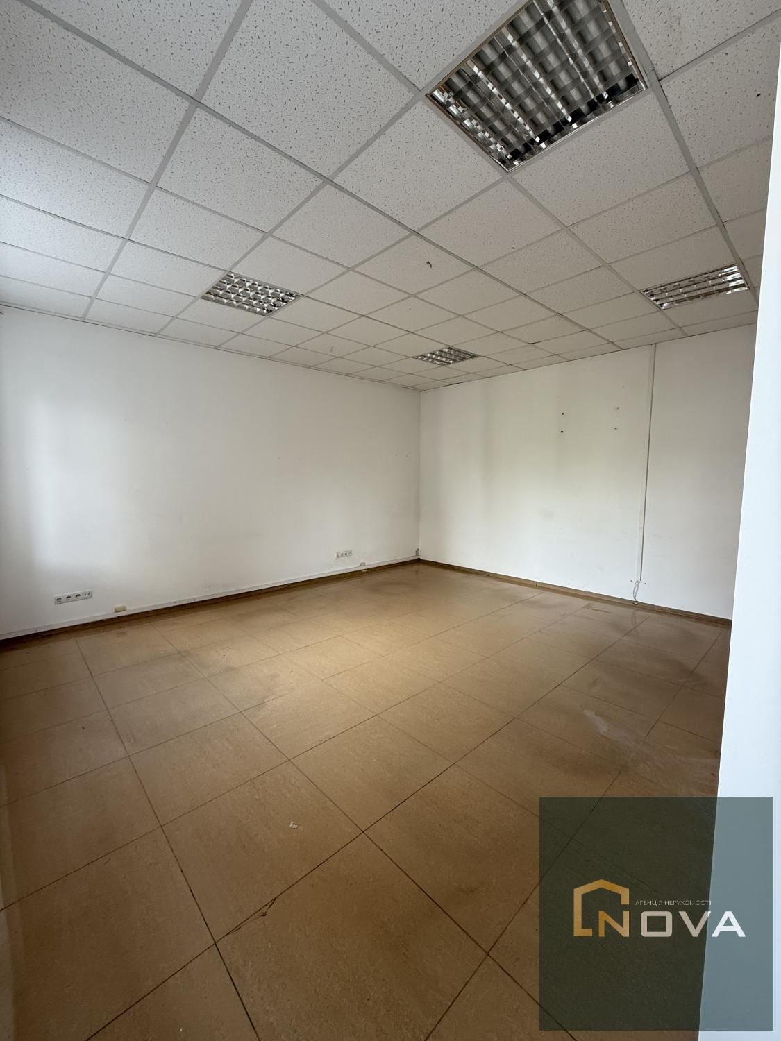 Оренда офісного приміщення 44 м² в Центрі.