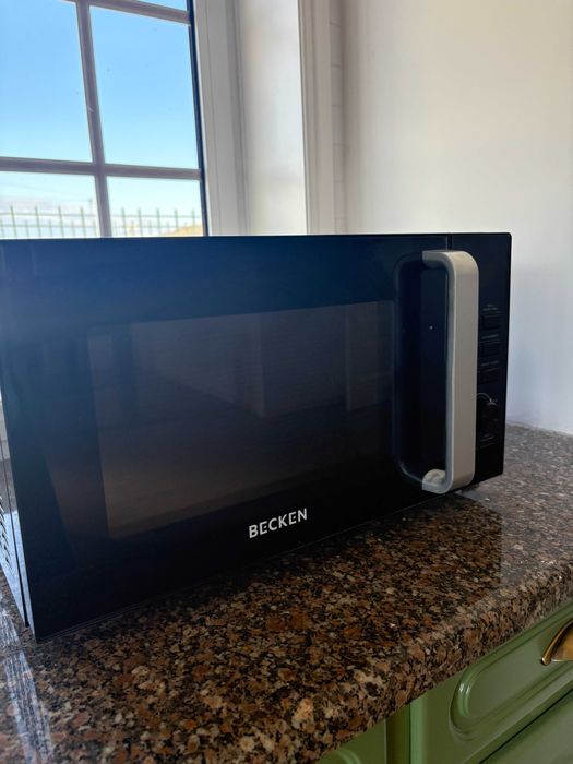micro ondas da marca Becken em bom estado
