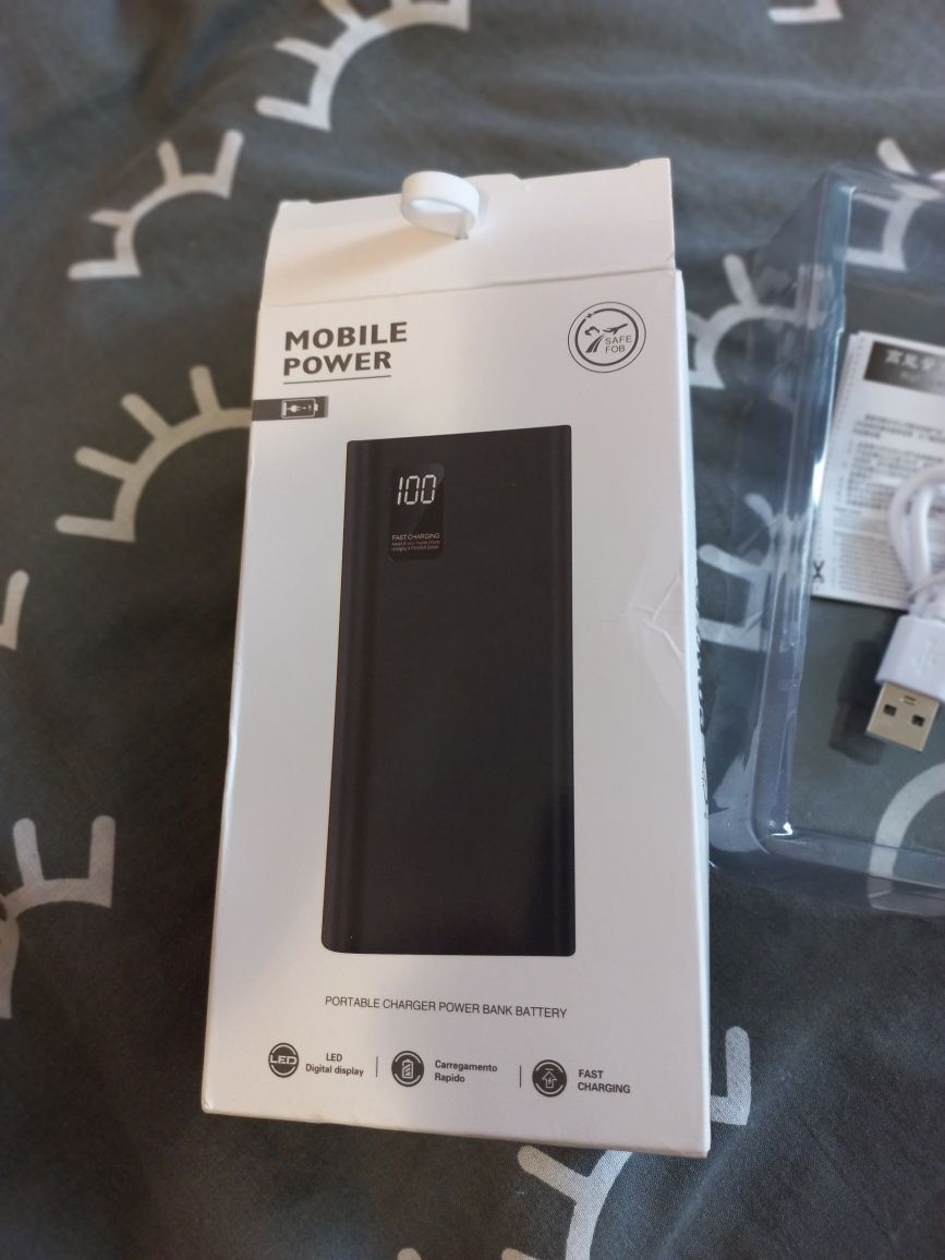 Внешний аккумулятор Power Bank 20000mAh 40W. Быстрая зарядка.