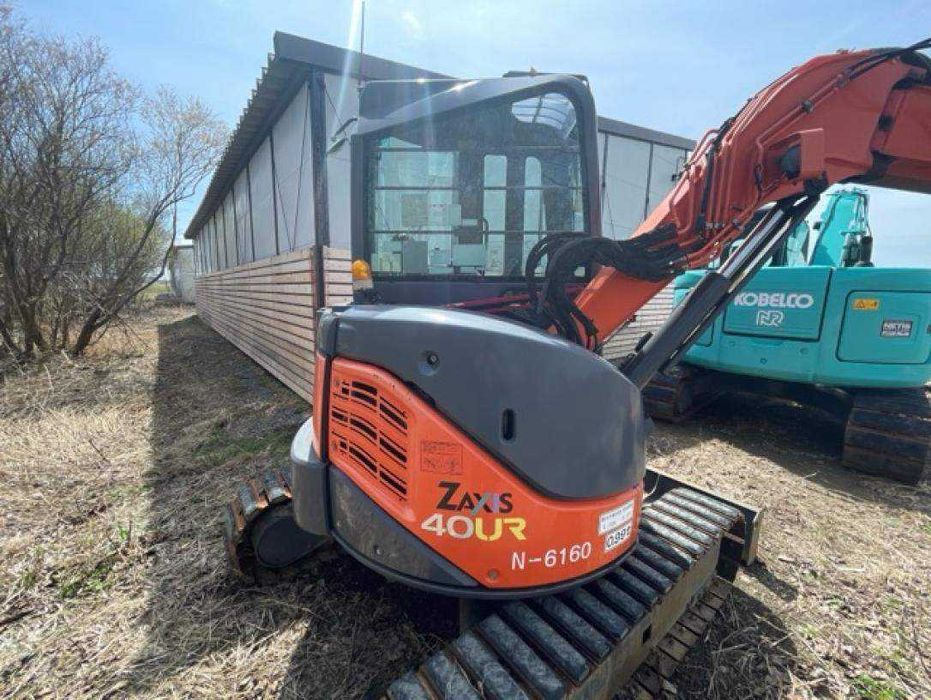 Экскаватор гусеничный Hiitachi ZX40UR-3