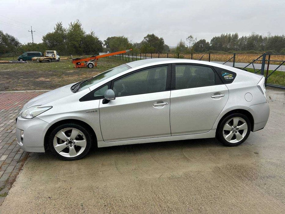 TOYOTA prius hybryda/benzyna/lpg 2011