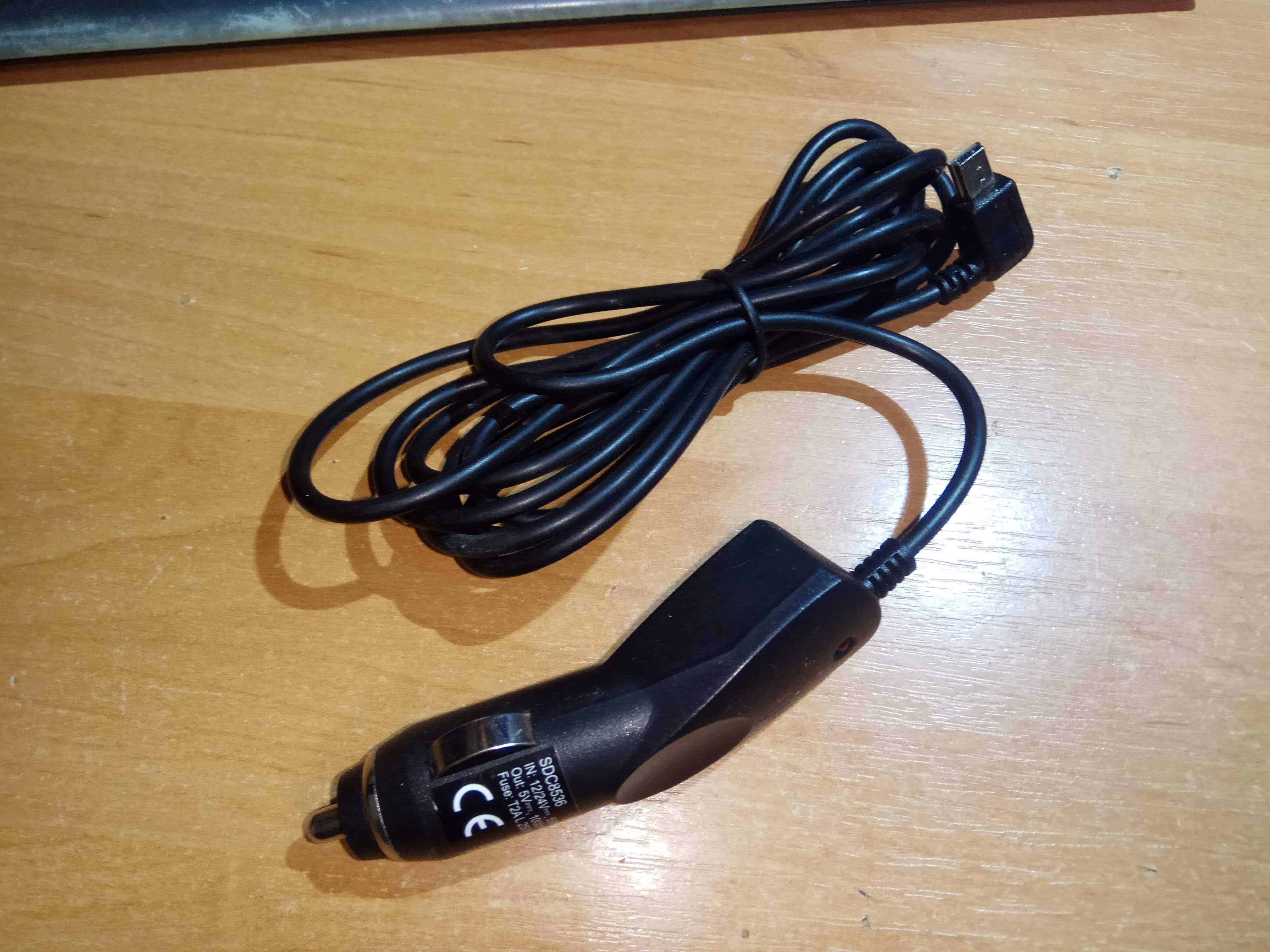 Зарядний блок в прикурувач 12V на 5V 1A Mini-USB для навігатора DVR