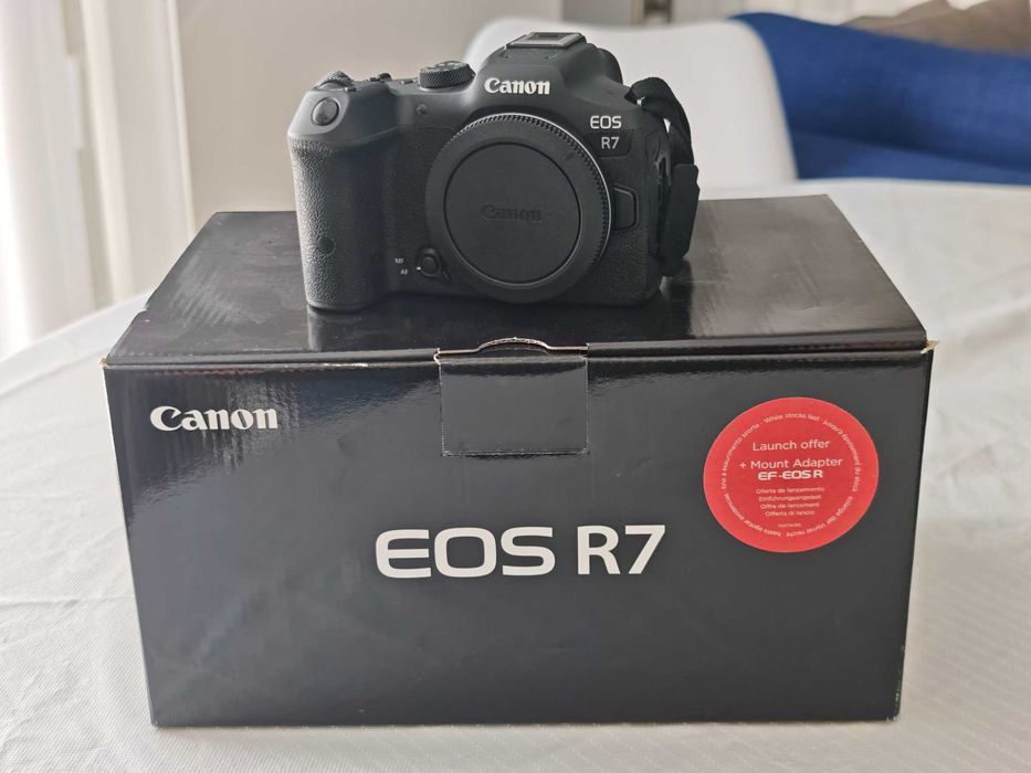 Canon R7 com objectiva Canon  RF 24-240mm F4-6.3 IS USM