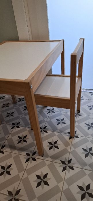 Stolik z 2 krzesełkami IKEA Latt + biurko