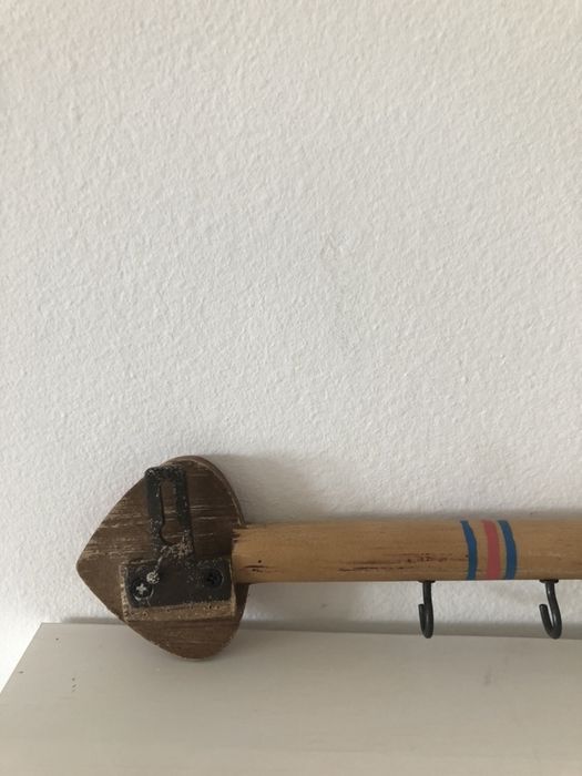 Cabide em forma de flecha NOVO