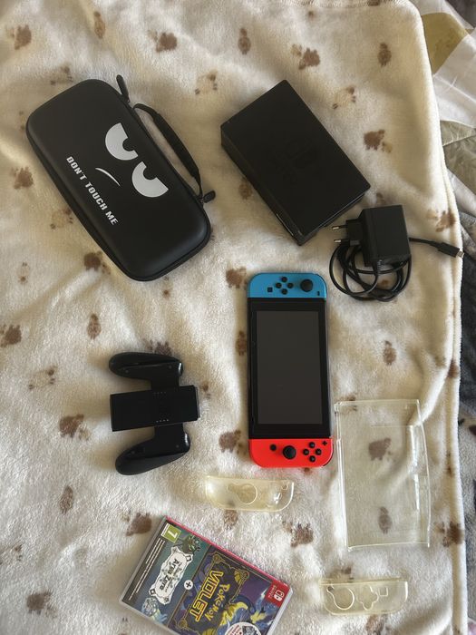 Nintendo Switch + Pokémon Violet (Físico) – Como Nova
