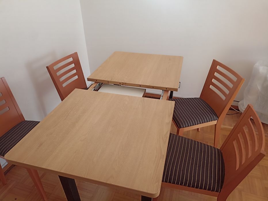 Mesa extensível+ 4 cadeiras