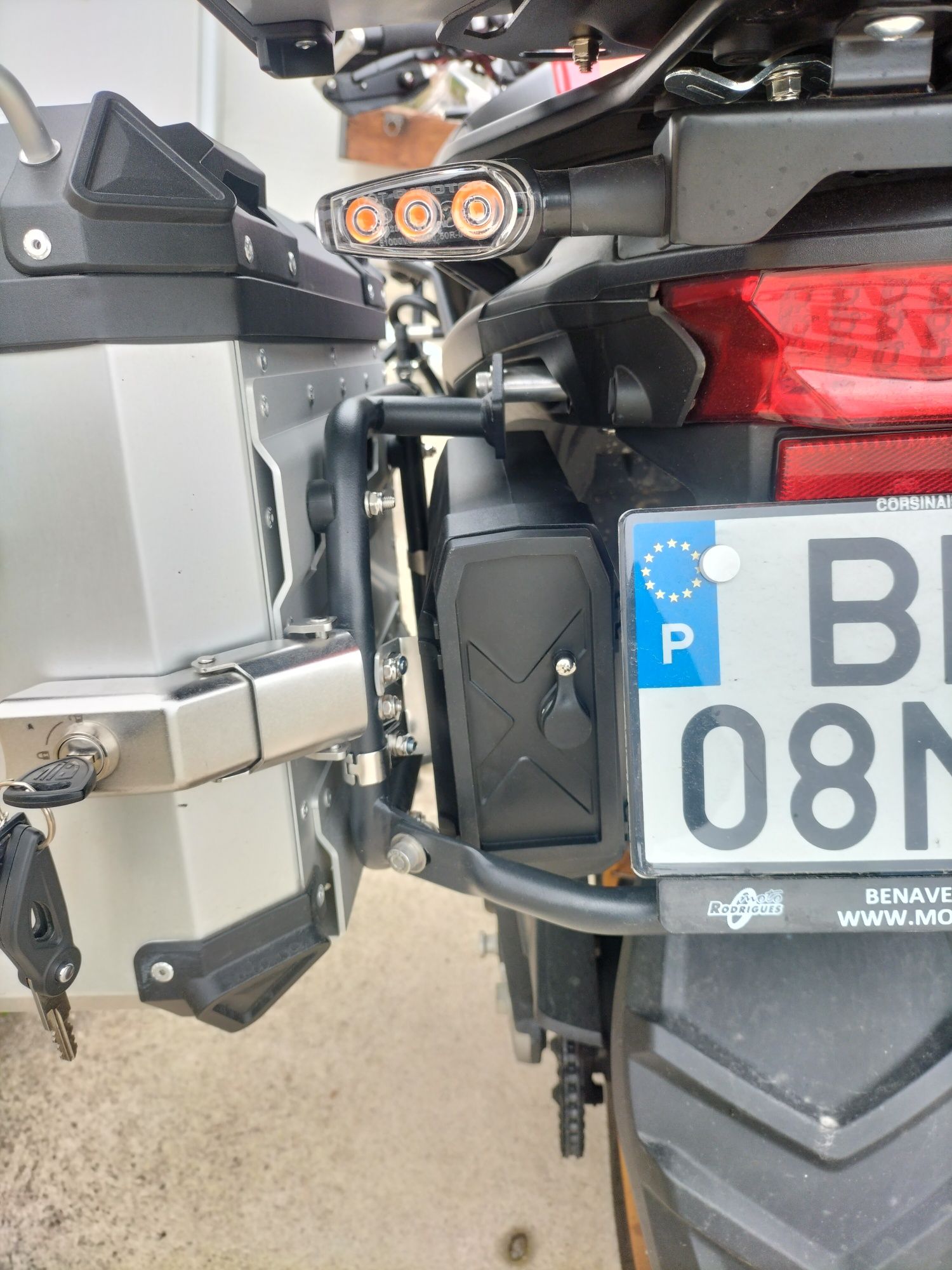 QJmotor SRT 700x