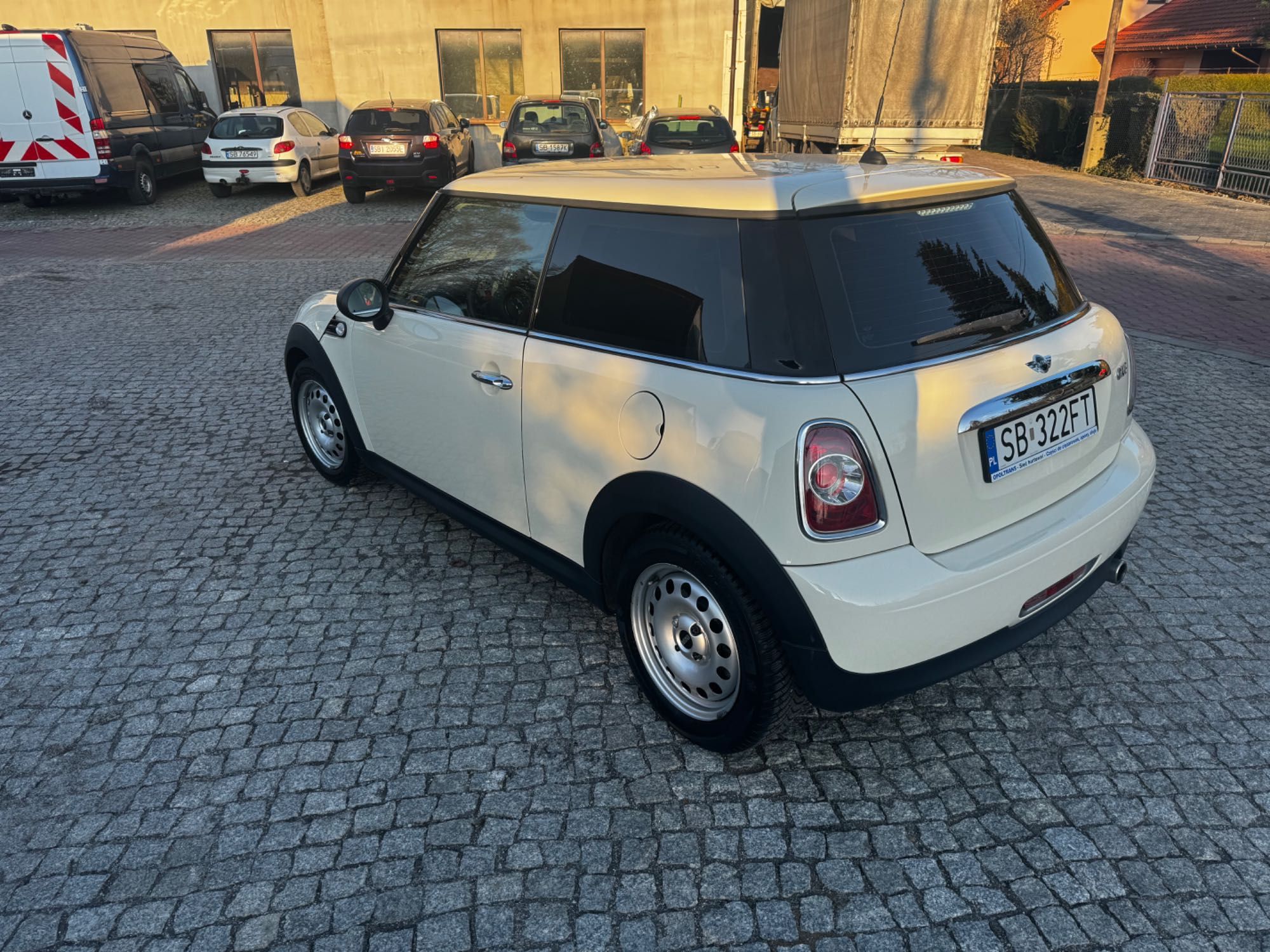 MINI ONE 2013 R Szwajcaria Bogate wyposażenie Lift Mini Cooper One