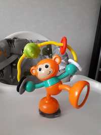 Розвиваюча іграшка Infantino Дружна мавпочка на присосці
