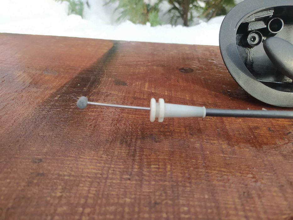 Тросік відкривання передніх бокових дверей Mondeo Мондео 2 чорна ручка