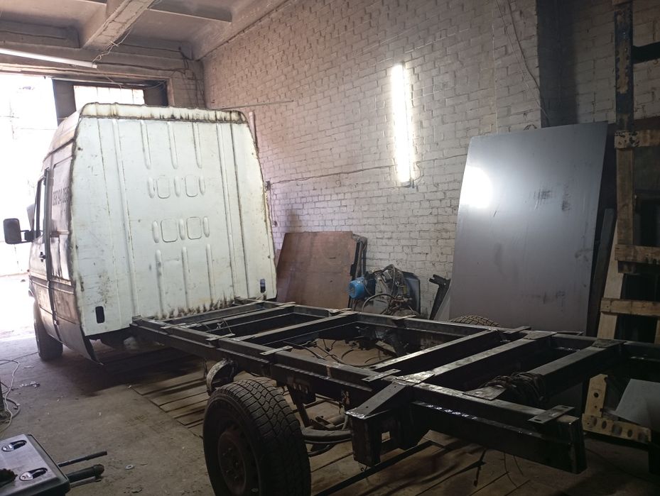 Ремонт рам , переобладнання з бусів на шасі .