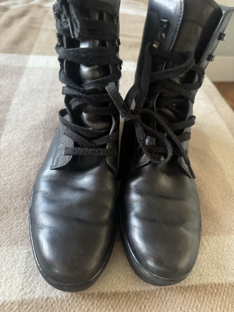 Buty skórzane marki Tods