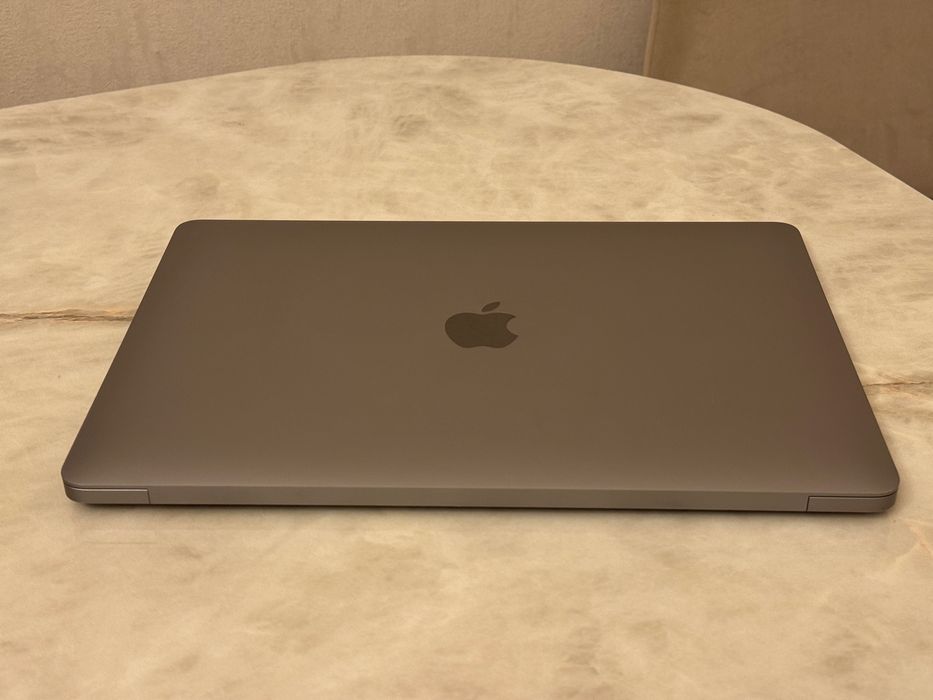 MacBook Air M1 8/256Gb акб 100%