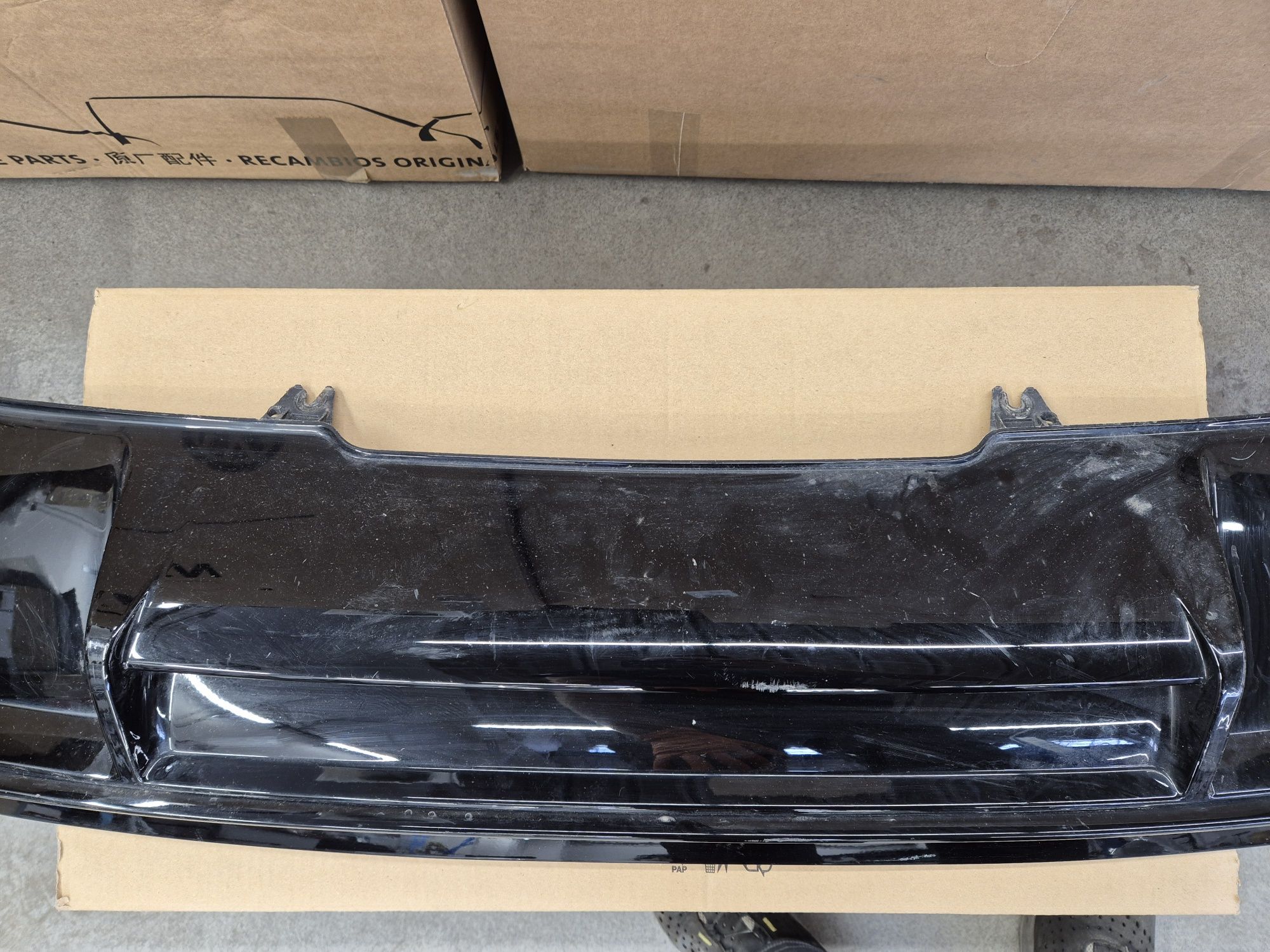 Диффузор заднього бампера audi a4 B9 RS. Спойлер ауди а4 B9 2022.