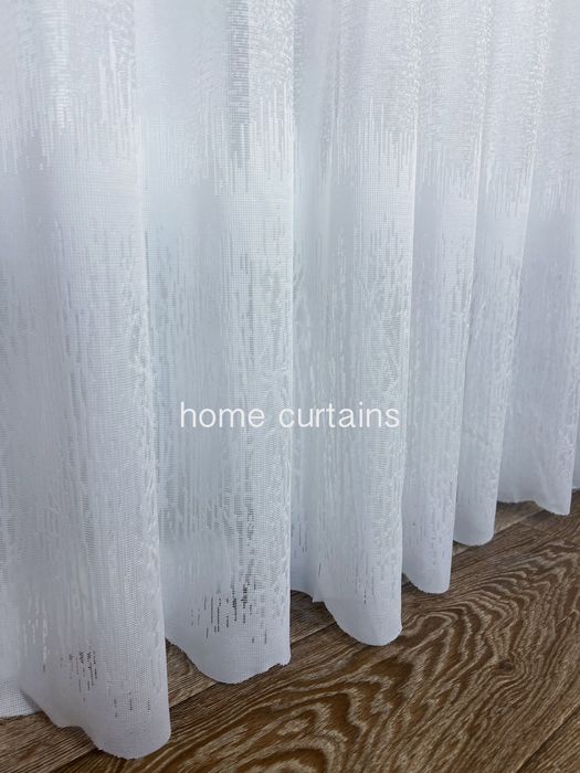 Тюль Жакард білого кольору з широким низом і смужкою