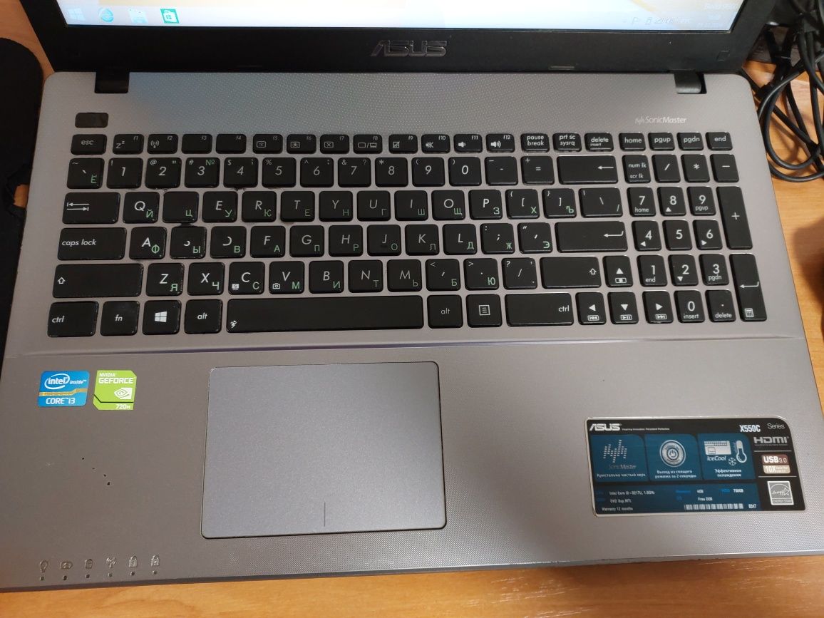 Продам ноутбук Asus x550c Intel Core i3-3217U/RAM 4 ГБ/GeForce GT 720M