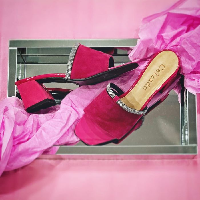 Klapki fuksja na obcasie 37