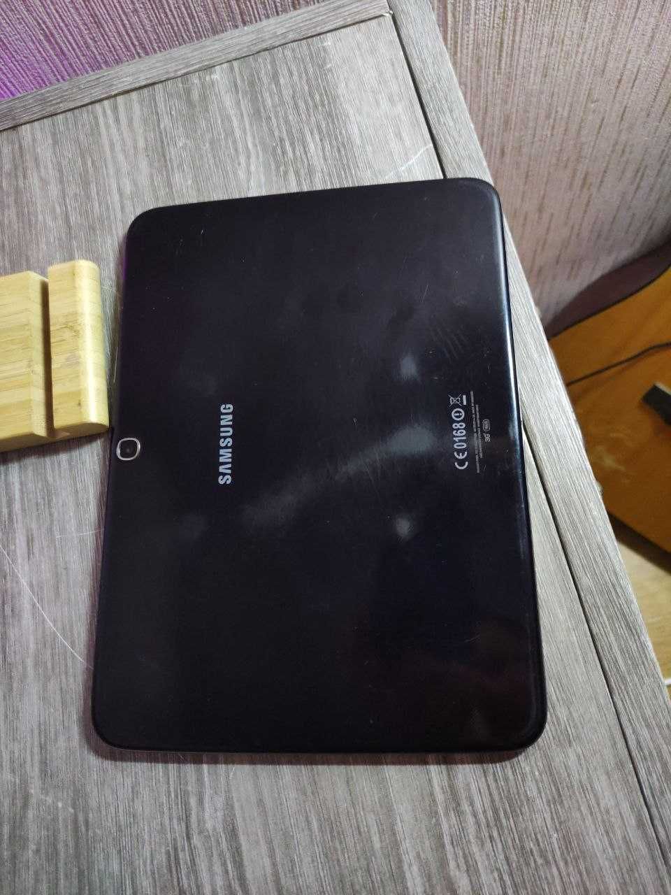 Планшет Samsung Galaxy Tab 3 P5200 \ 2 ядра \ 16 gb працює Ютуб.
