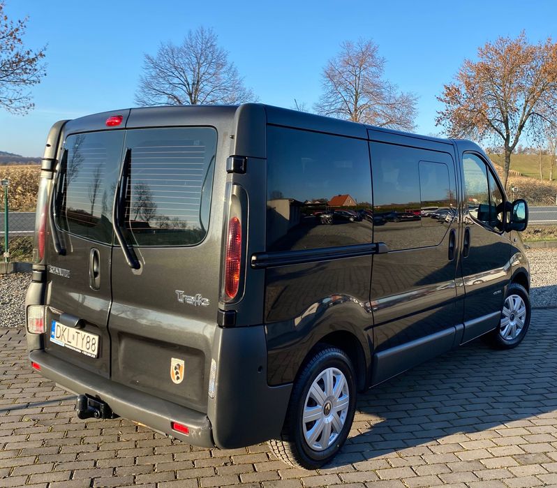 Renault Trafic Passenger 9 osób klima zadbany