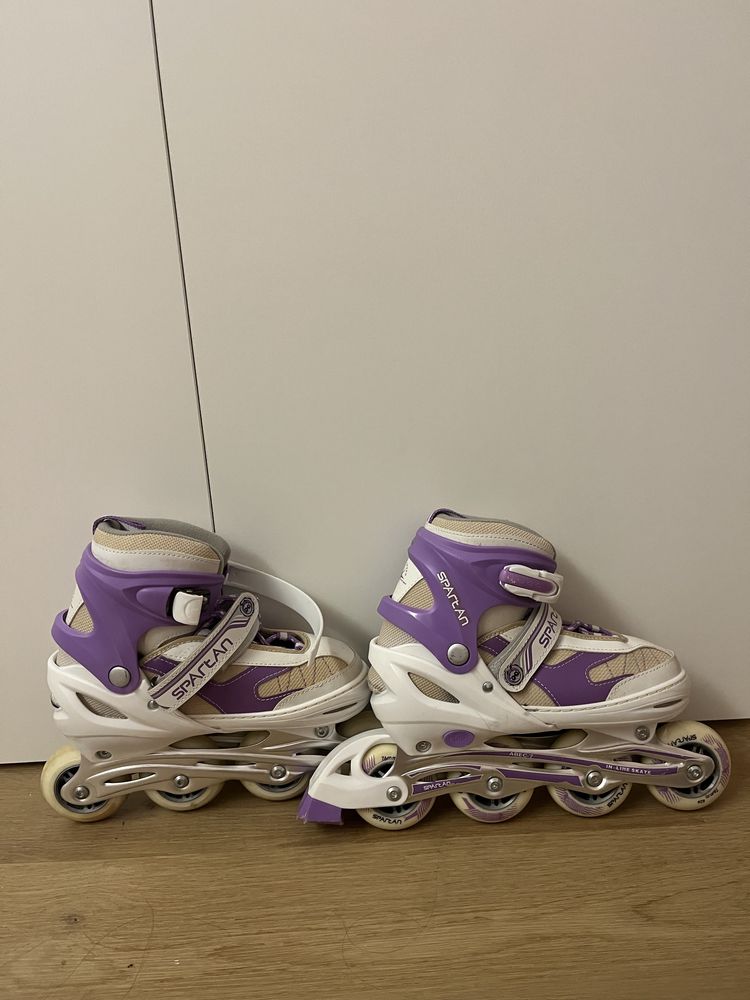 Patins em linha lilás