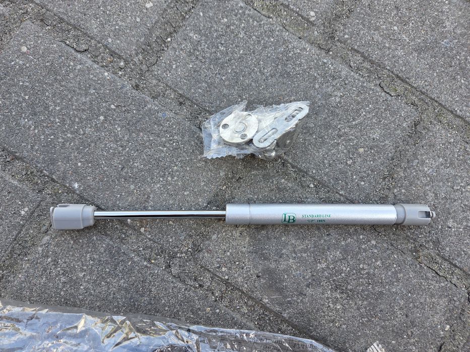 Amortyzator silownik bardzo mocny n180